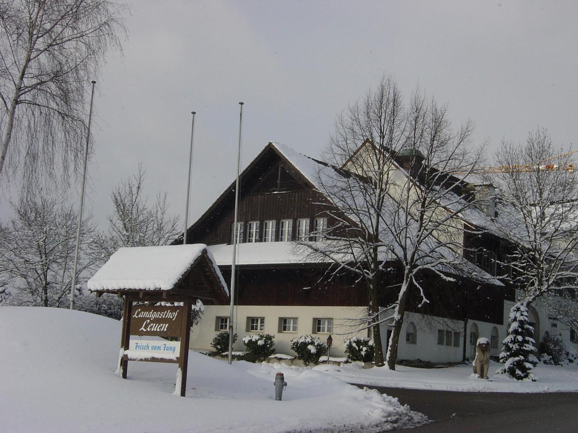 Landgasthof Leuen Uitikon Exterior foto